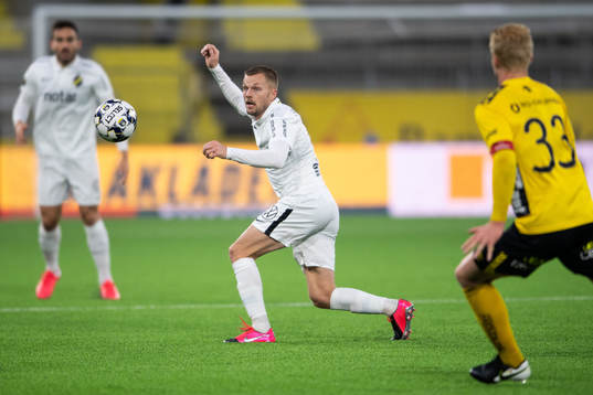 s Sebastian Larsson