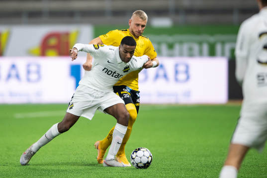 s Paulos Abraham och Elfsborgs Simon Strand