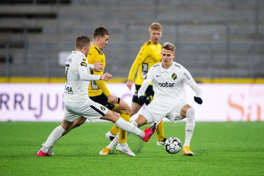 s Sebastian Larsson och Bojan Radulovic