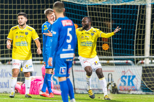 Falkenbergs John Chibuike reagerar på ett bortdömt mål