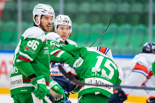 Rögles Moritz Seider och Simon Ryfors i slagsmål med