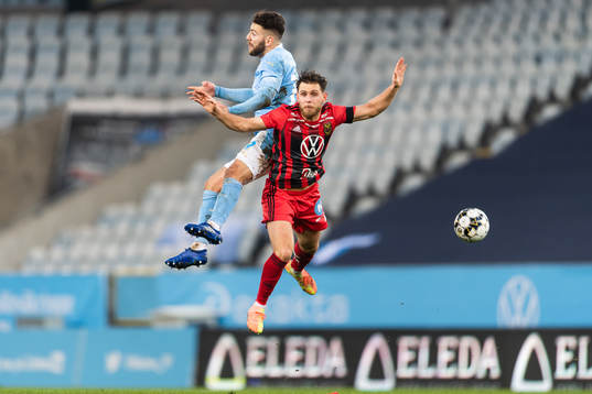Malmö FFs Erdal Rakip och Östersunds Charlie Colkett