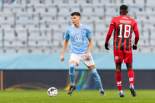 Malmö FFs Anel Ahmedhodzic och Östersunds Blair Turgott