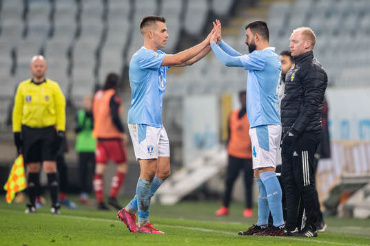 Malmö FFs Jonas Knudsen byts ut mot Behrang Safari