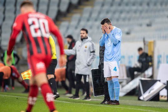 Malmö FFs Behrang Safari innan han byts in