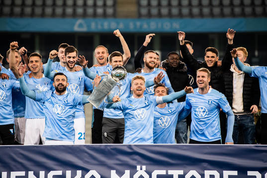 Malmö FFs Behrang Safari och Anders Christiansen jublar