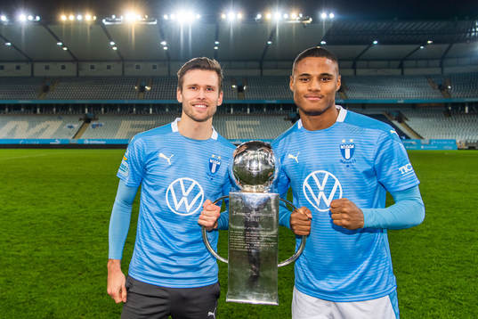 Malmö FFs Arnór Traustason och Amin Sarr med Lennart