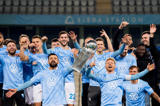 Malmö FFs Behrang Safari och Anders Christiansen jublar