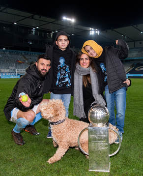 Malmö FFs Behrang Safari med sin familj, barnen Emiliano