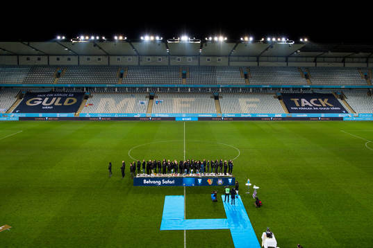 Hyllningsceremoni för Malmö FFs Behrang Safari som gör
