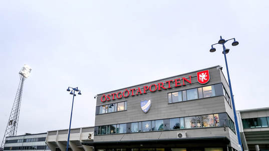 Östgötaporten före fotbollsmatchen i Allsvenskan mellan