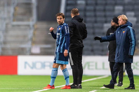 Djurgårdens Kevin Walker byts in