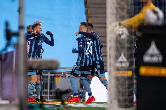 Djurgårdens Jesper Karlström jublar med Fredrik Ulvestad