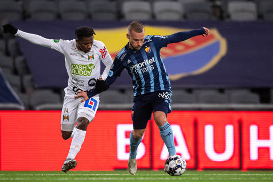 Varbergs Adama Fofana och Djurgårdens Nicklas Bärkroth