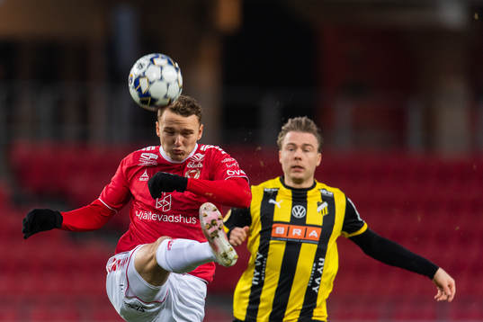Kalmars Piotr Johansson och Häckens Alexander Söderlund