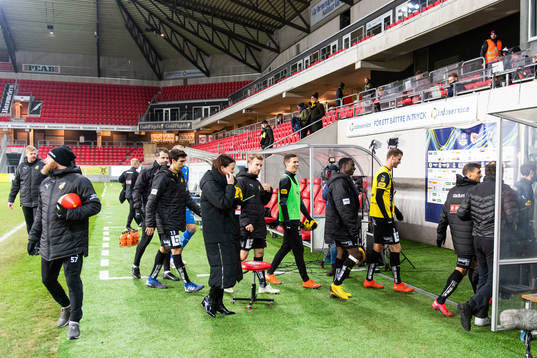 Häckens Johan Hammar lämnar arenan