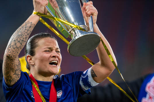 Sherida Spitse of Vålerenga celebrates
