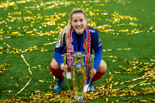 Sigrid Heien Hansen of Vålerenga celebrates