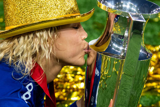 Celin Bizet Ildhusøy of Vålerenga celebrates