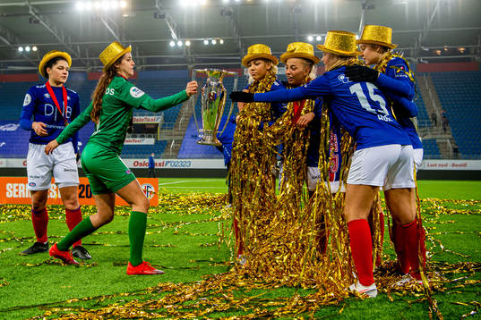 Dejana Stefanovic, goalkeeper Hannah Grace Seabert, Celin