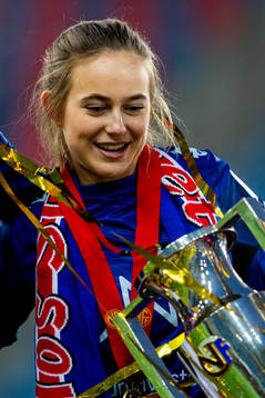 Tine Karstensen of Vålerenga celebrates winning the league