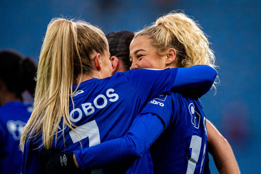 Celin Bizet Ildhusøy of Vålerenga celebrates with