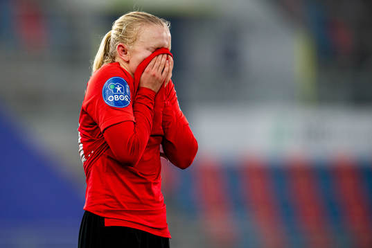 Linnea Solvoll Laupstad of Arna-Bjørnar looks dejected