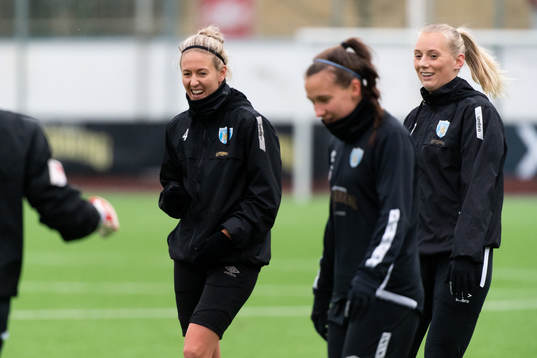 Emma Kullberg och Stina Blackstenius