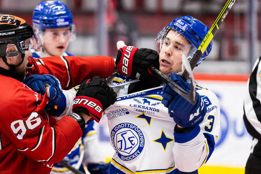 Örebros Robin Kovacs och Leksands August Berg