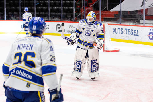 Leksands målvakt Janne Juvonen deppar