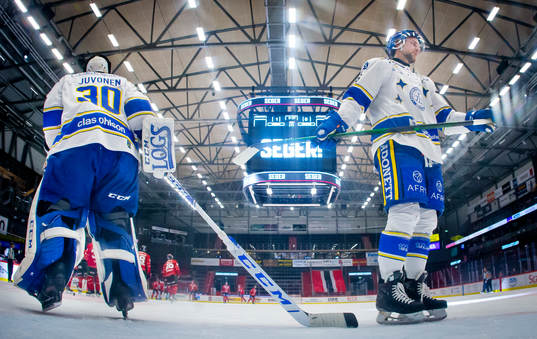 Örebros Borna Rendulic (ej i bild) gör 1-0 på Leksands