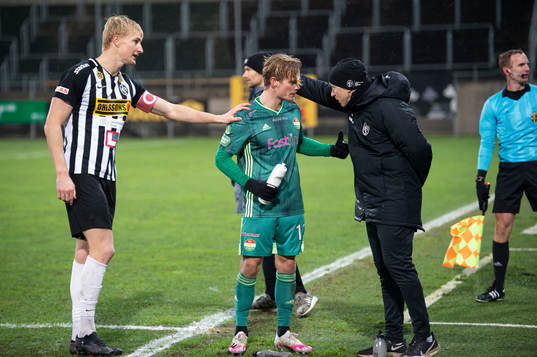 Dalkurds Hampus Finndell i bråk med Landskronas tränare