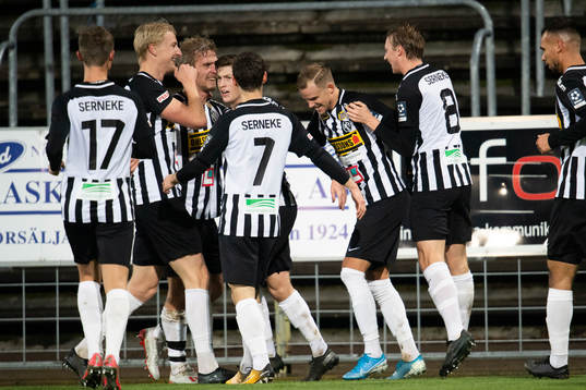 Landskronas Linus Olsson jublar