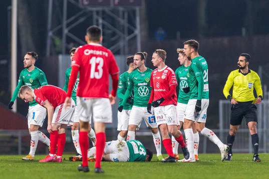 Jönköpings Jetmir Haliti har ont