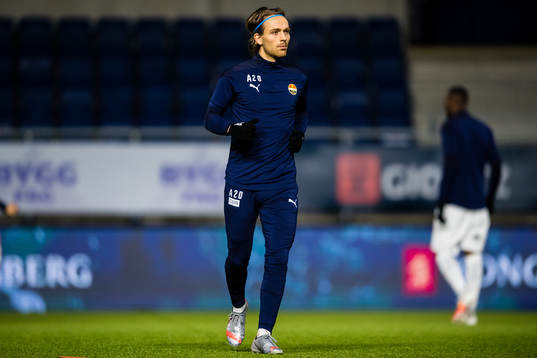Mikkel Maigaard Jakobsen of Strømsgodset warms up