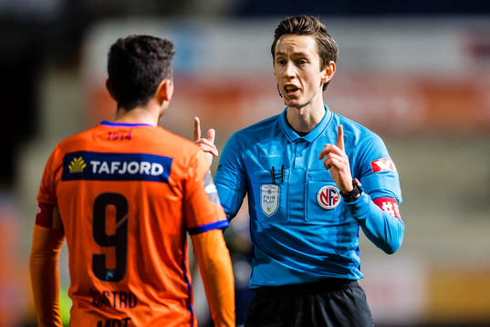 Sivert Øksnes Amland, referee