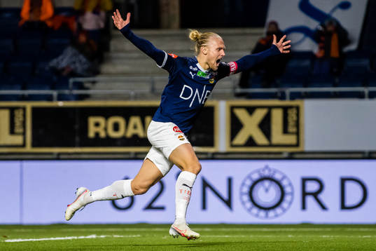 Bläddra bland fler bilder av Football, Eliteserien, Aalesund - Strømsgodset