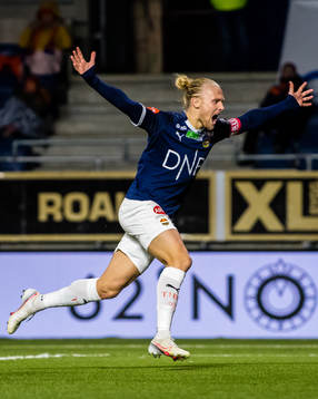 Lars-Jørgen Salvesen of Strømsgodset celebrates