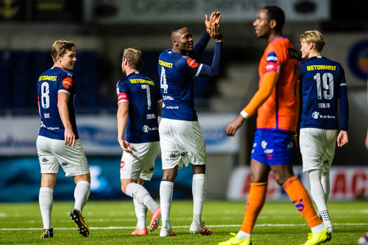 Duplexe Tchamba Bangou of Strømsgodset celebrates