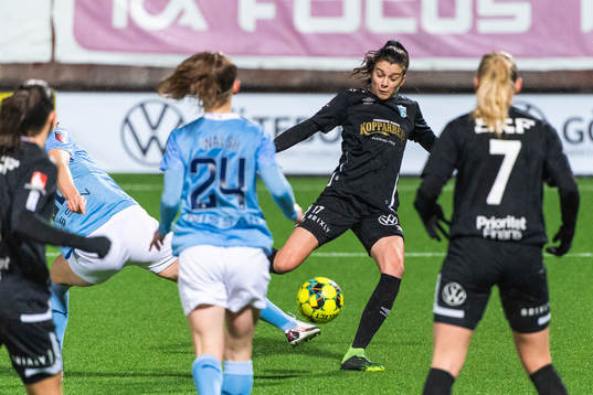 Anna Julia Csiki of Göteborg