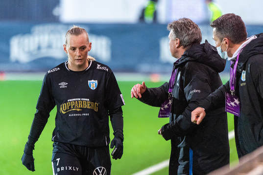 Stina Blackstenius of Göteborg is substituted