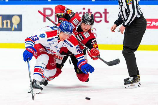 Oskarshamns Filiph Engsund och Malmö Redhawks Fredrik