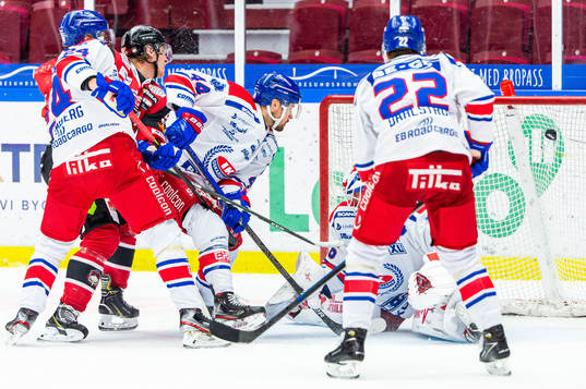 Malmö Redhawks Emil Sylvegård gör 2-0 bakom Oskarshamns