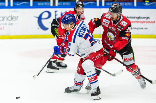 Oskarshamns Filiph Engsund och Malmö Redhawks Joseph Veleno