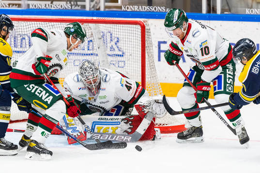 Frölundas målvakt Niklas Rubin och Jens Olsson