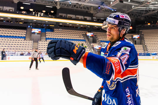 Växjös Emil Pettersson jublar
