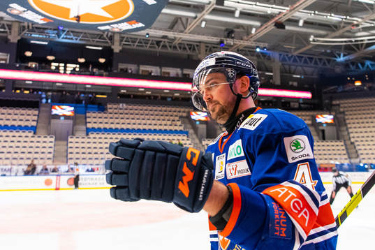 Växjös Tim Erixon jublar