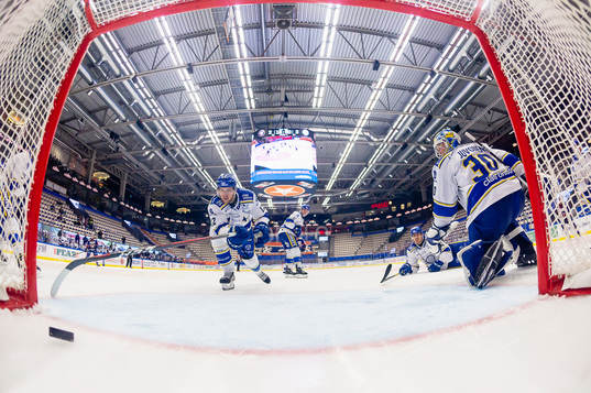 Leksands Fredrik Forsberg sträcker sig