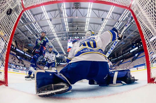 Växjös Emil Pettersson gör mål 1-1 bakom Leksands