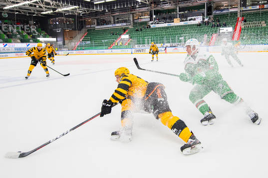 Skellefteås Elias Stenman och Rögles Olli Palola